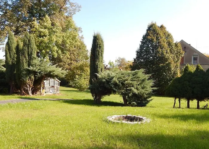 Schwarzer Kater بيت للعطل *